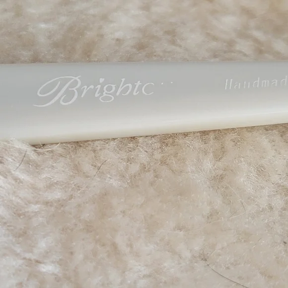 BRIGHTON  “Love Daisy” Readers, Eye Glasses 2.5 Strength. White Frames, Tin Case - Picture 7 of 9